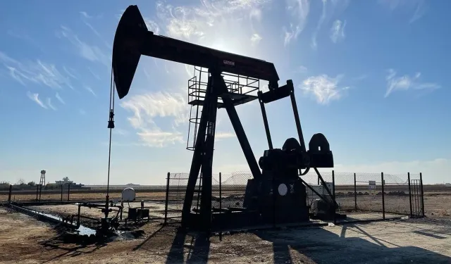 Orta Doğu gerilimi petrolü sıçrattı: WTI 80 doların, Brent 85 doların üzerine çıktı