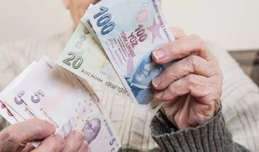 Emekli farkları hesaplara yatırıldı