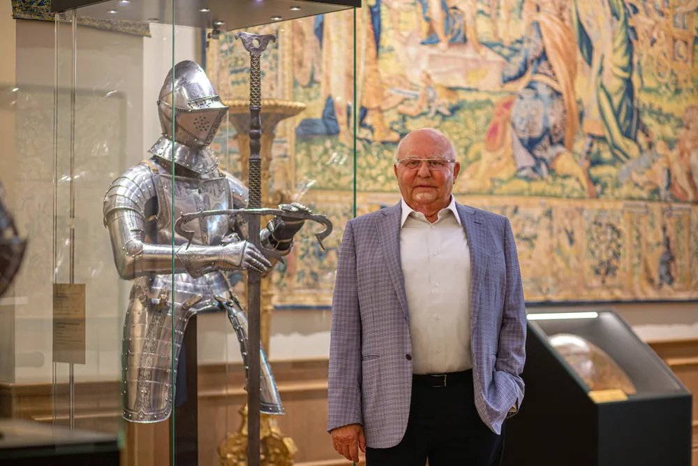 Lucien Arkass77352355734251014